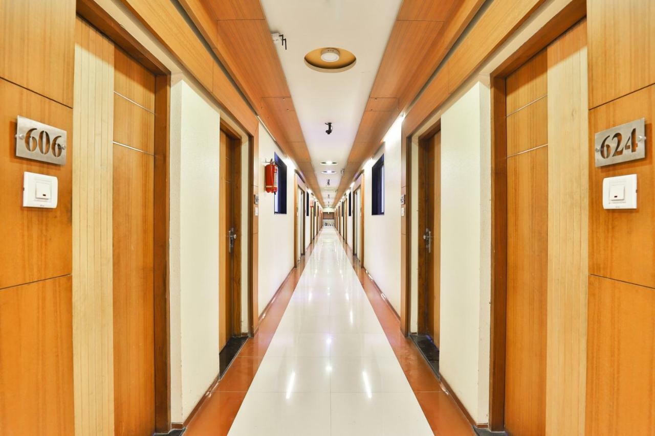Hotel Ostria Surat Exterior photo